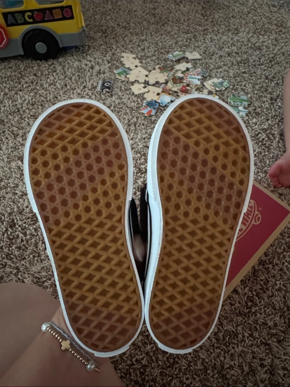 NWT! Vans Kids Slip-On Sneakers in Green Camo
